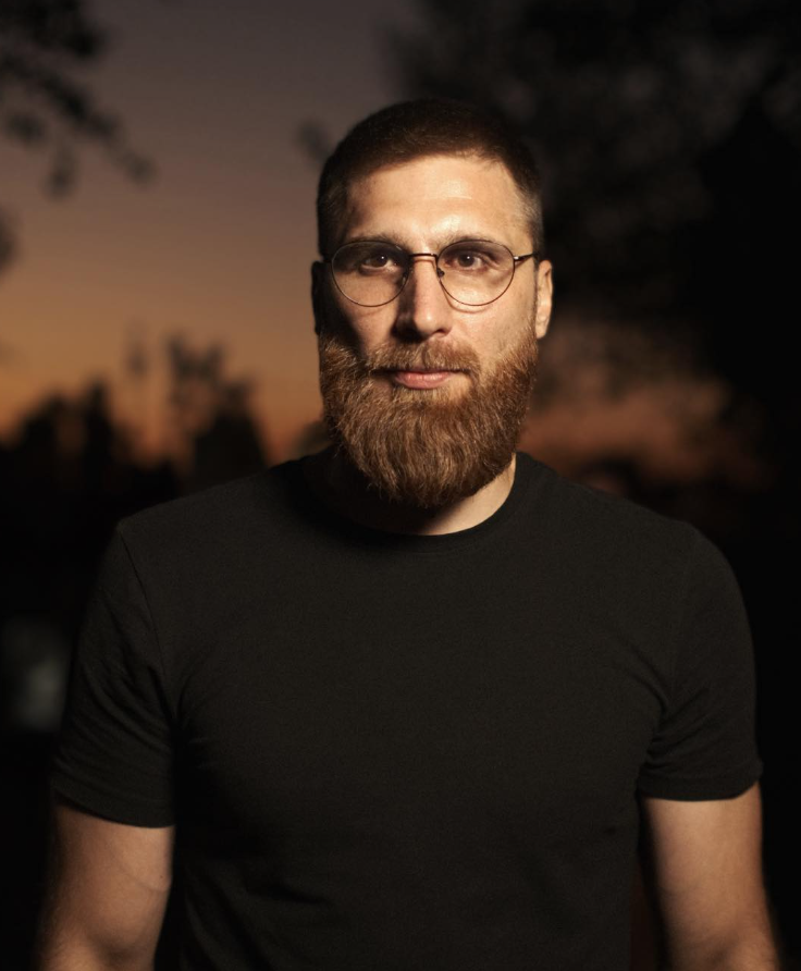 "Пишу від імені тисяч військових". Що відомо про бійця ЗСУ і поета Павла Вишебабу